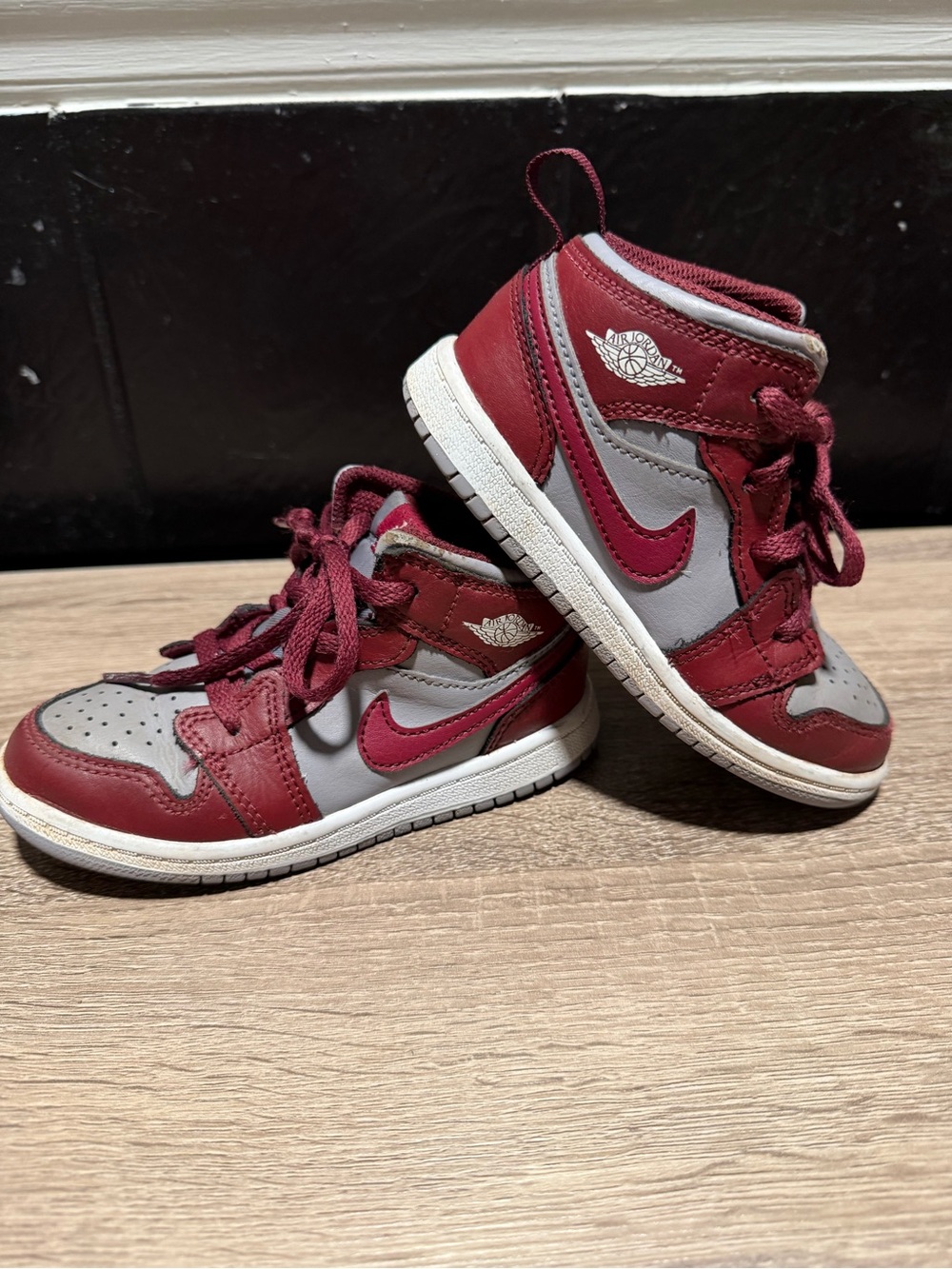 Kids Nike Air Jordan Burgundy and Gray High-Top Sneakers Sz 9